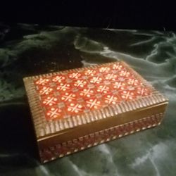 VINTAGE JEWELRY BOX ALL WOOD CARVED