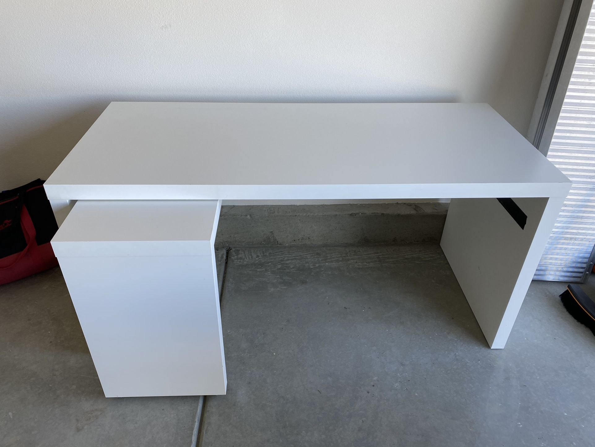 IKEA Malm Desk White Computer Desk