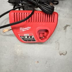 M12™ Lithium-ion Battery Charger