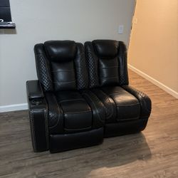 Black Leather Recliner Couches $600