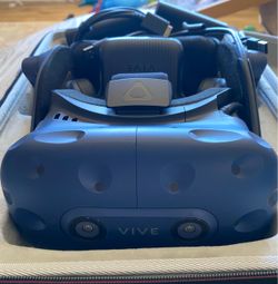HTC Vive Pro VR Headset Kit 8 Trackers VR Gloves and MORE