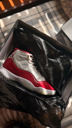 Air Jordan 11 cherries