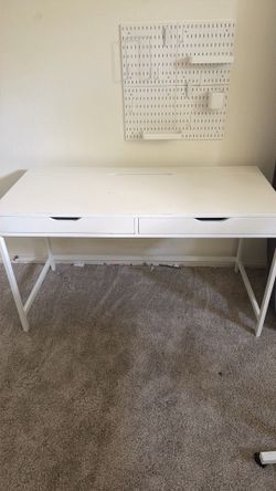 White gaming desk with drawers