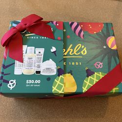 Hydration Essentials Skincare Set Size Hydration Essentials Skincare Set Ultra Facial Cleanser 30 ML DLX Creme de Corps 2.5 OZ. Ultra Facial Cream