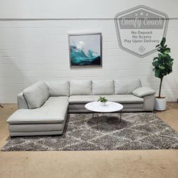 🛋️ White Italian Leather Sectional(Delivery Available!! )
