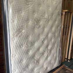 Queen Mattress New Pillow Top