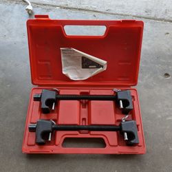 OEMTOOLS MacPherson Strut Spring Compressor Set (with Case)