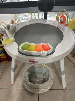 Skiphop Activity Center Table