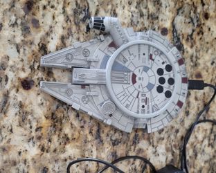 Millennium Falcon Wireless fast charger