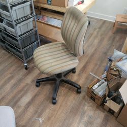 Office/Workshop Swivel Adjustable Chair