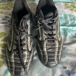 Cleats (used) Size 7 