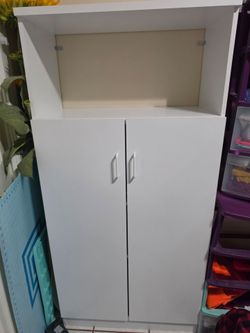 Storage cabinet