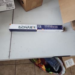 The Bonaierer leather repair tape is designed to fix damaged surfaces with the following features:
Material: Made of durable PU leather.
