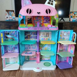 Gabby's Dollhouse With Accessories