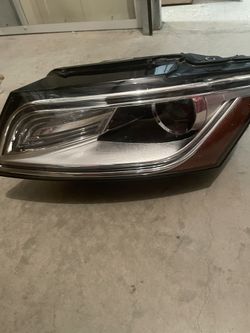 2013-2017 Audi Q5 - Left  Headlight, Without bulb(s), HID/Xenon
