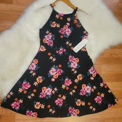 New  Floral Dress Sz Small 