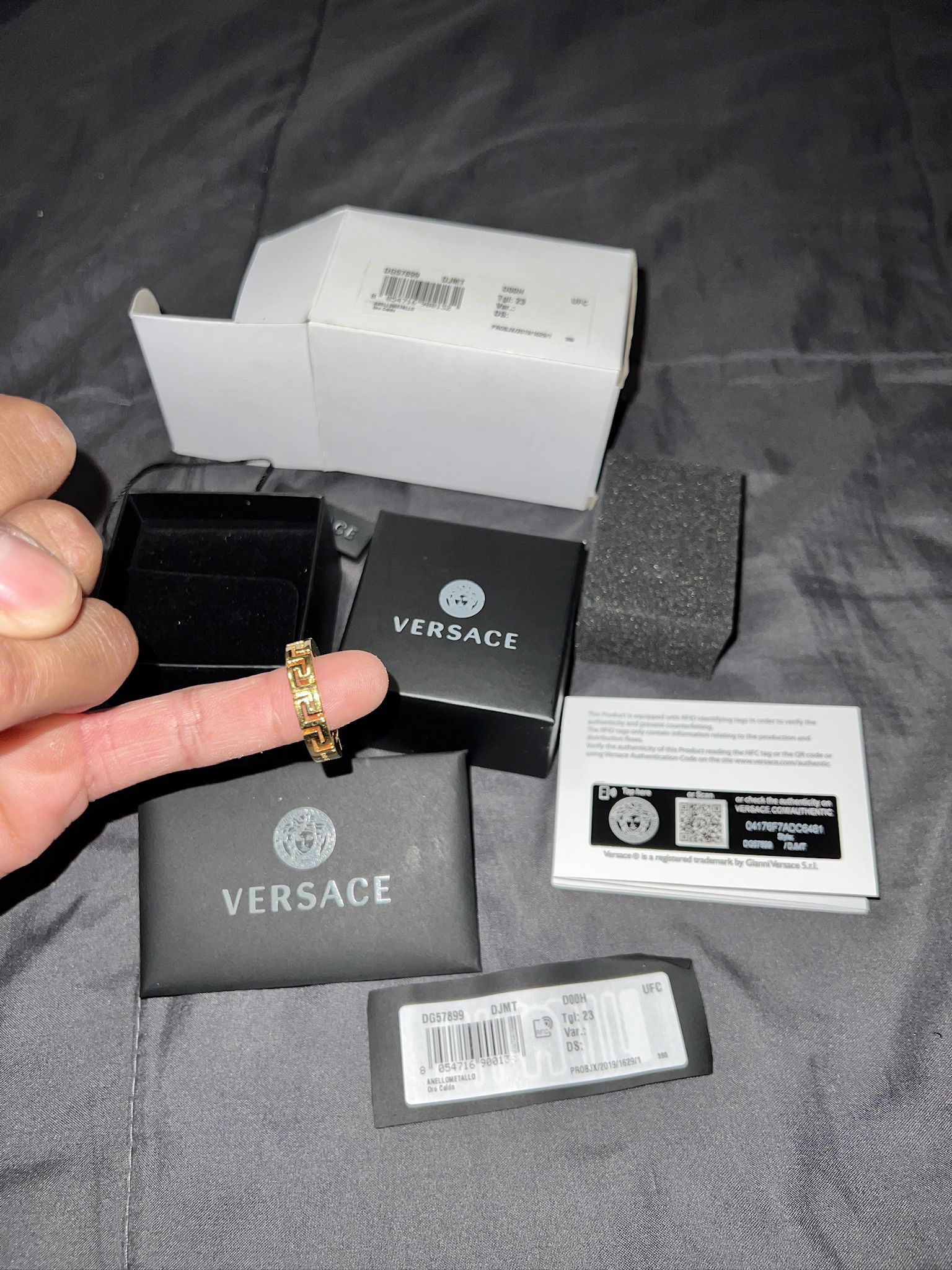 versace ring 