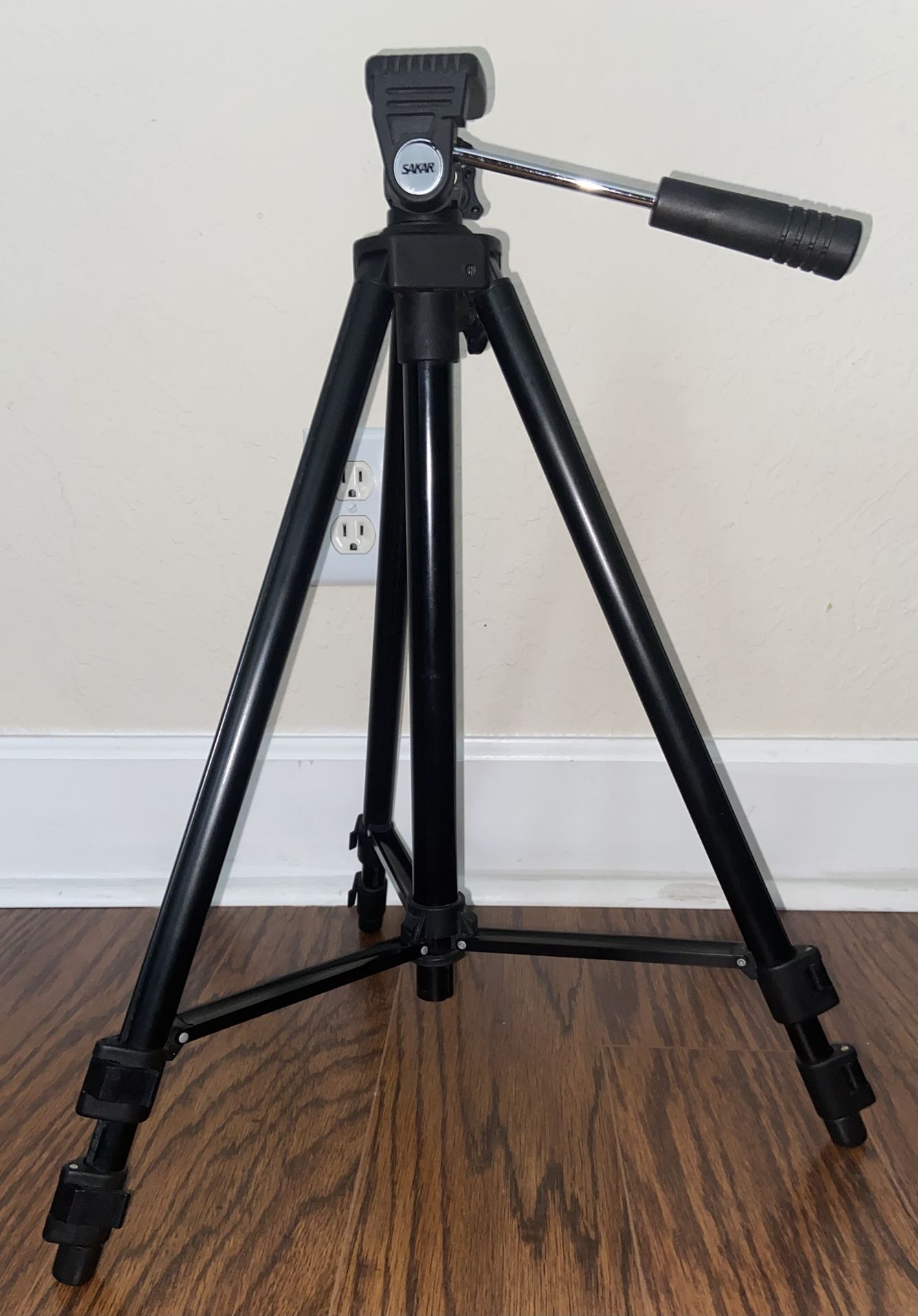 Sakar TR-2L Photo & Video Tripod 3 Section 2-Way Pan Head Extends