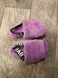 Toddler slippers 9c