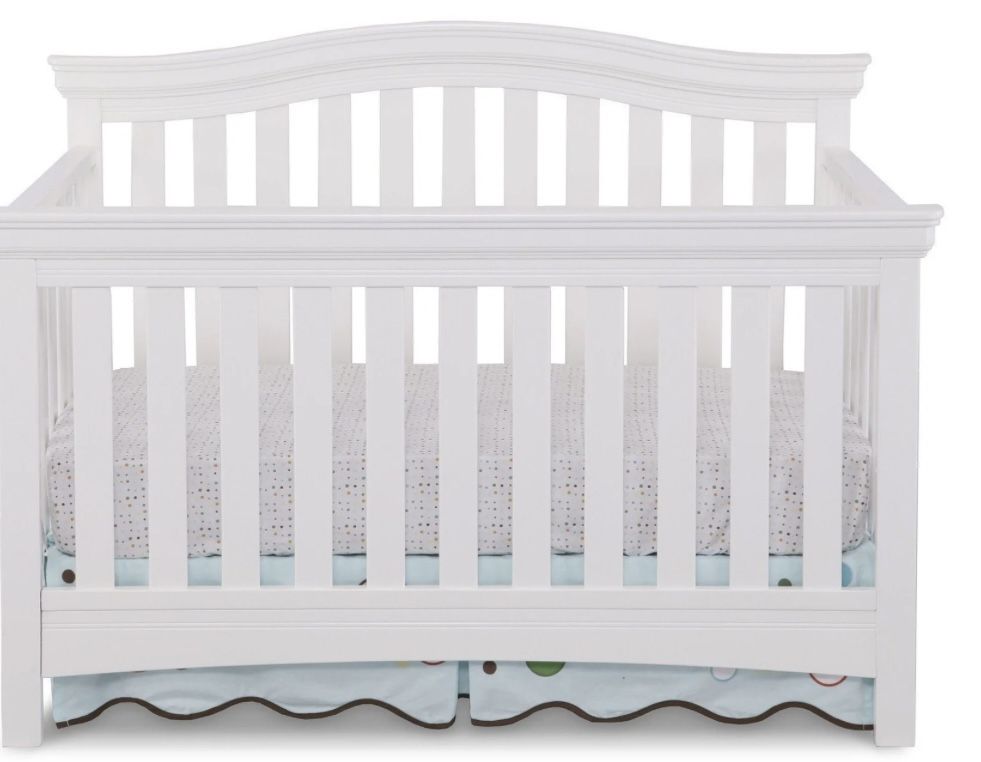 Delta Bennington Curved 4-in-1 Crib