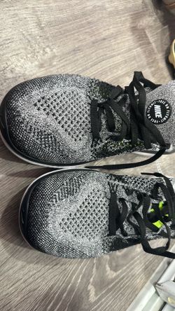 Nike tenis shoes