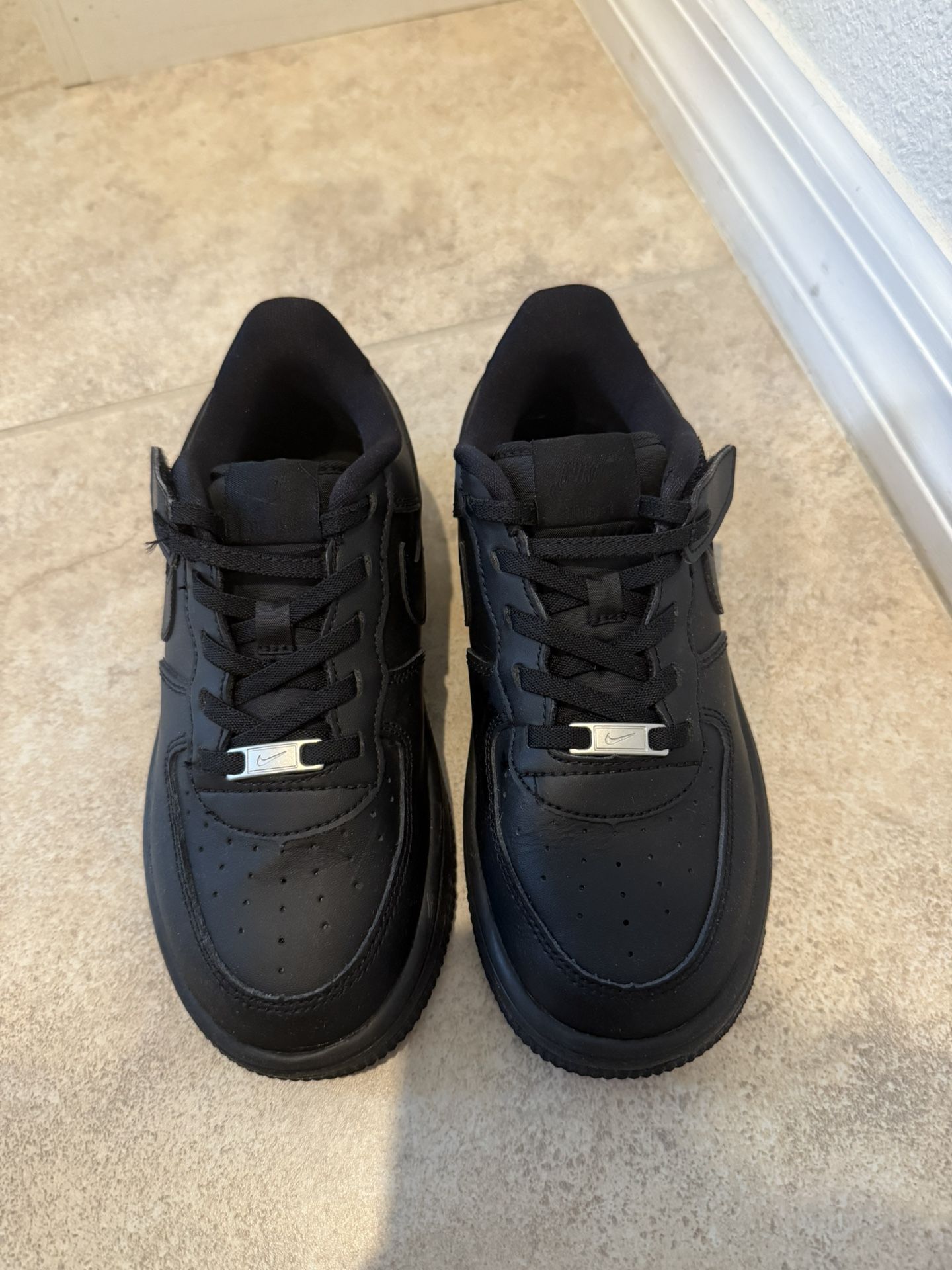 Big Kid's Nike Air Force 1 Low EasyOn Black/Black US Size 2Y