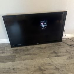 LG TV 47 WITH REMOTE NO STAND
