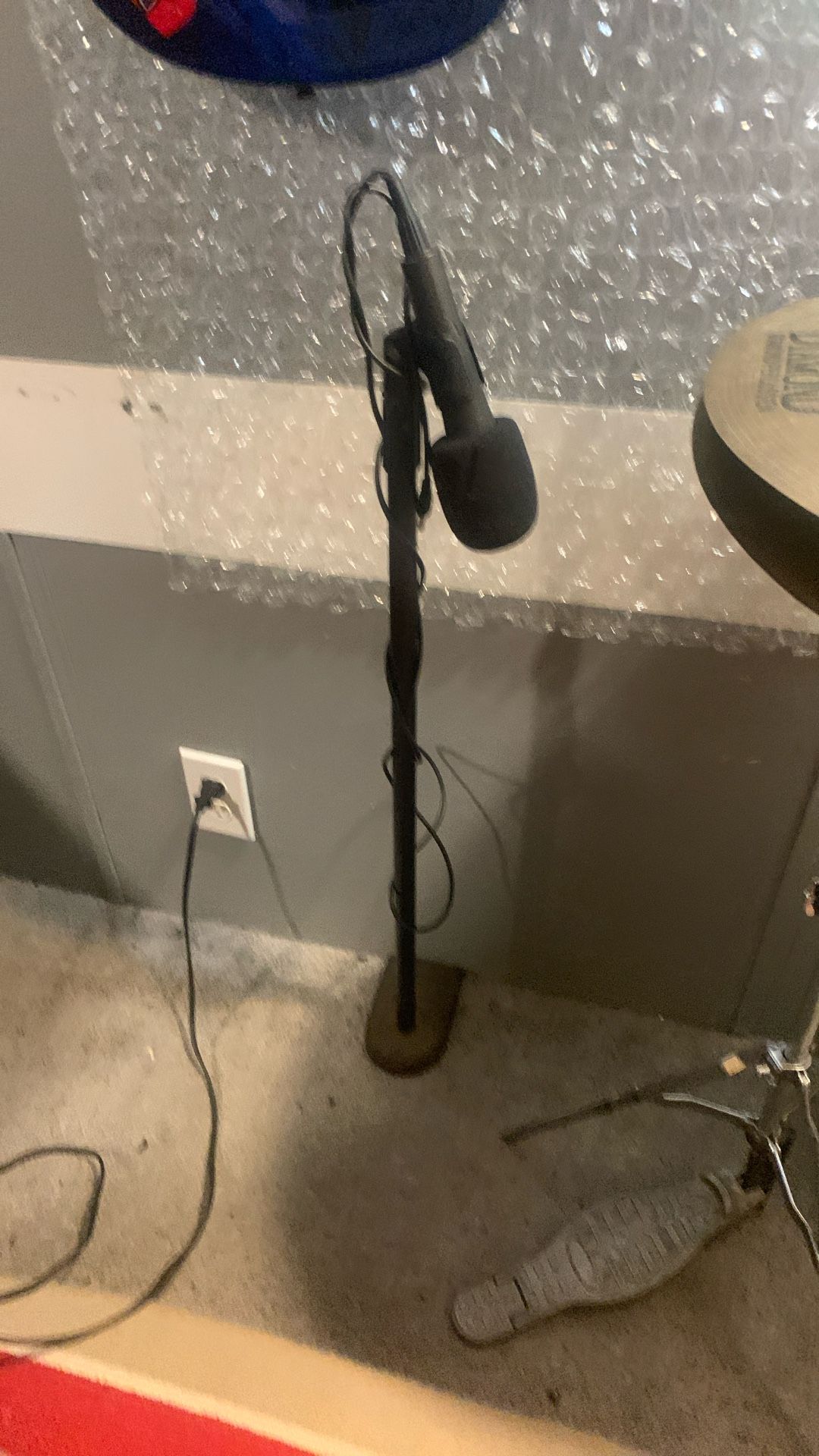 Peavey Dynamic Microphone With Stand