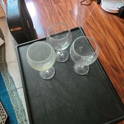 3 Wine Glasses Large