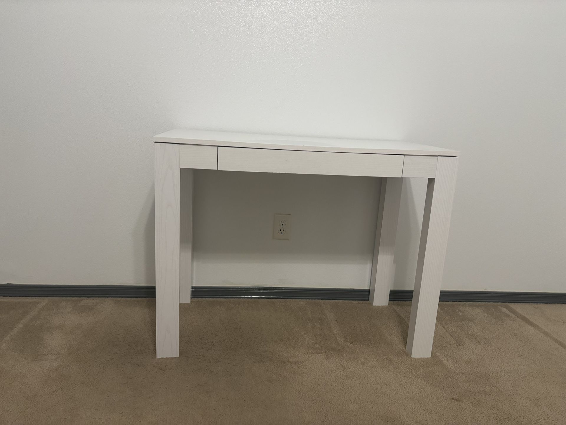 Desk for Sale in El Paso, TX OfferUp