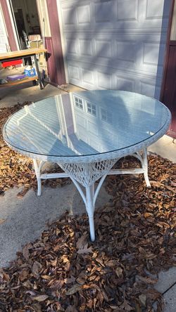 White Wicker Round Patio Table with Glass Top