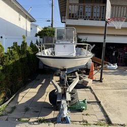  Boston Whaler 17' Dauntless 