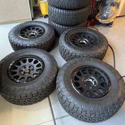 Method 305 NV Double Black + Toyo Open Country A/T3 285/70/17