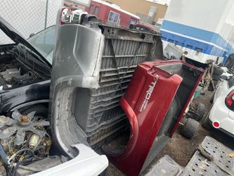 01-04 Toyota Tacoma 4 Door. Bed And Tailgate