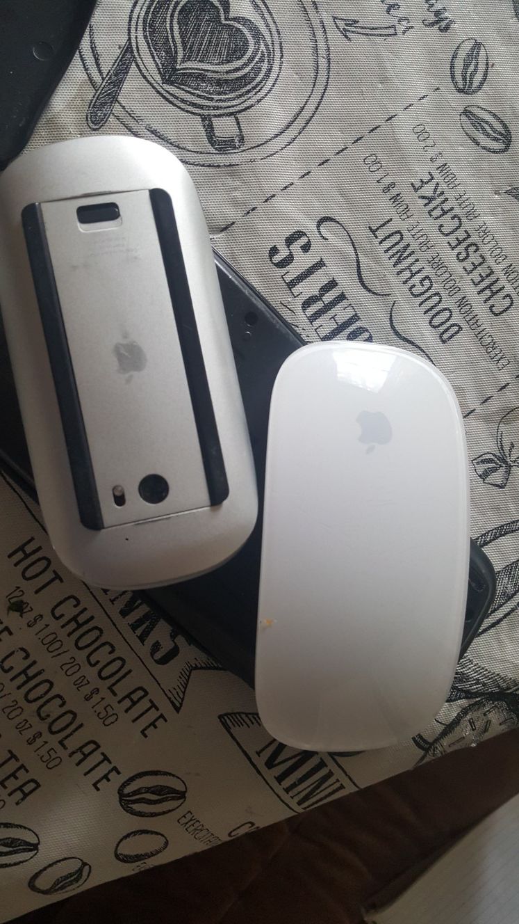 wireless Apple mouse