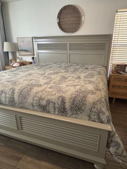 King bed frame