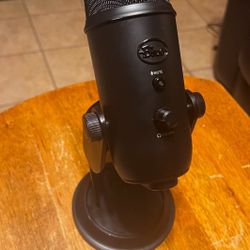 BLUE YETI MIC 