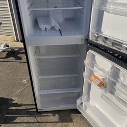 Magic Chef Refrigerator 7 Ft