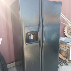 Frigidaire Refrigerator 