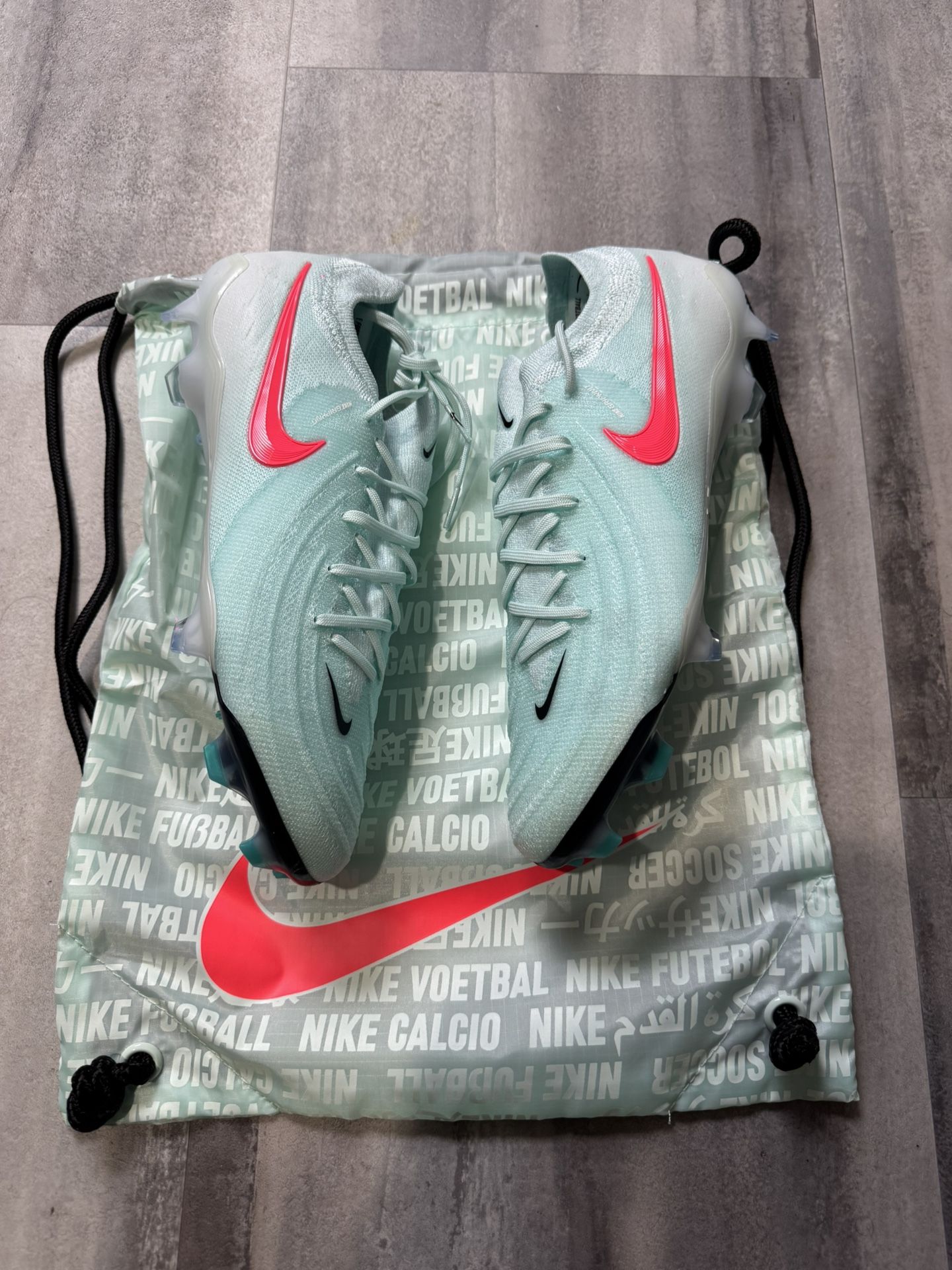 Brand New size 9.5 Nike Phantom GX II Elite FG - Mad Energy (mint/atomic red)