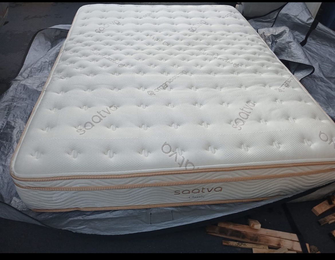 Saatva Classic 14.5 Inch Firm Queen Mattress
