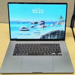 2019 MacBook Pro With TOUCHBAR!