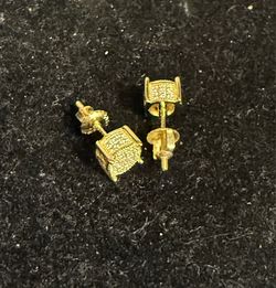 GRA Moissanite Round Pavé Stud Earrings Gold