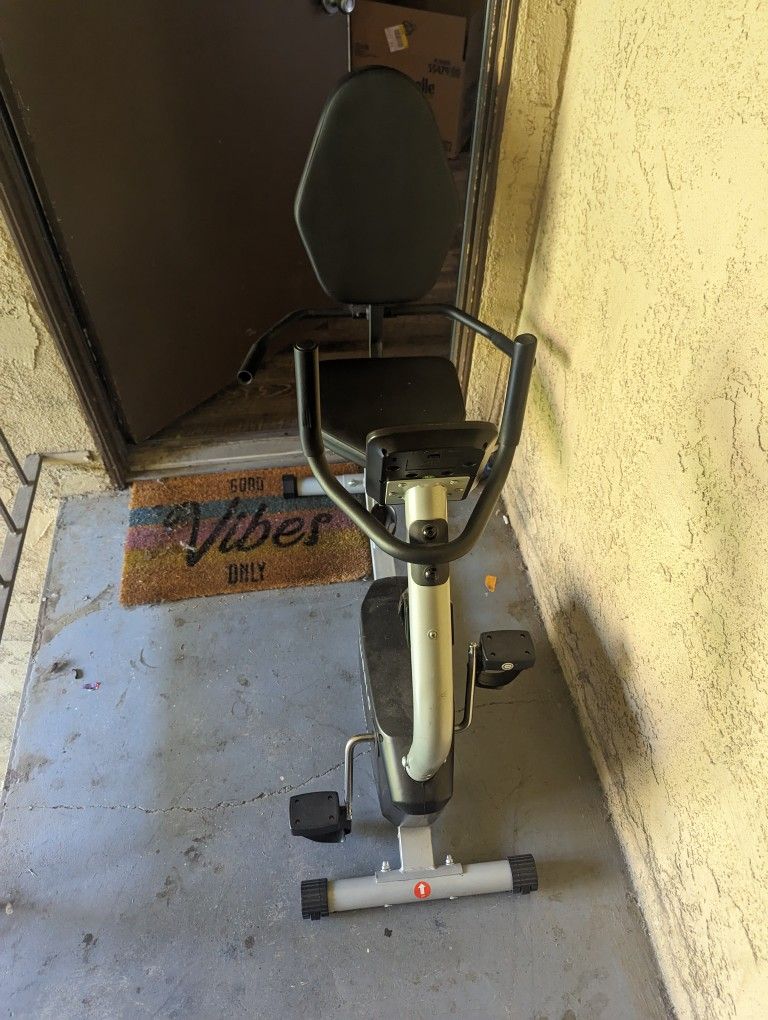 Weslo Pursuit R 4.1 Recumbent Exercise Bike with Inertia-Enhanced Flywheel