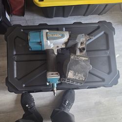 Makita 2.5-inch Coil Siding Gun (AN613)