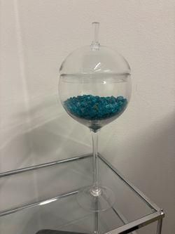 Tall glass vase / chalice
