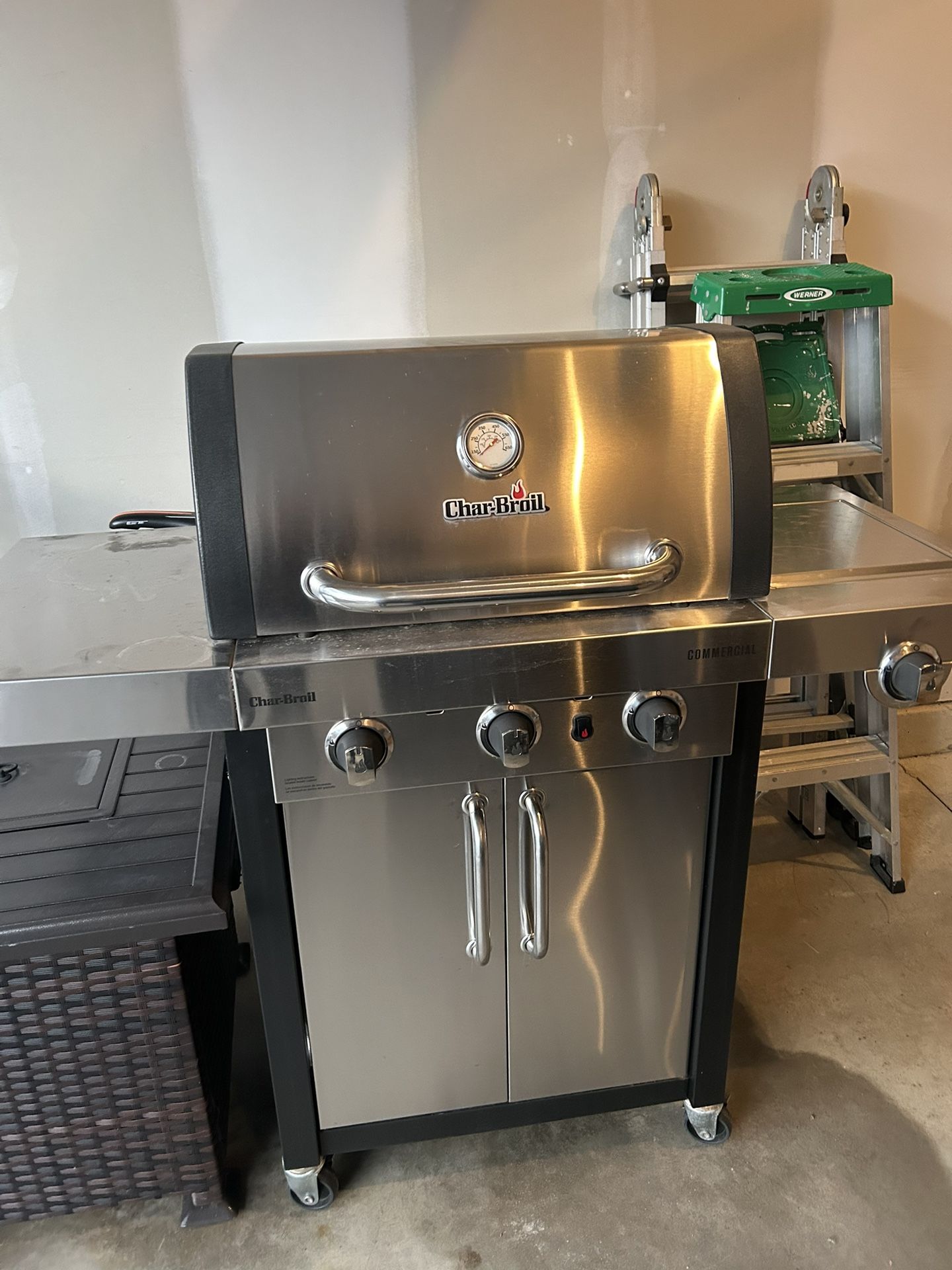 Charbroil Grill