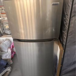Frigidaire fridge 