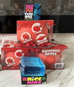 Squeezy Toys/ Needoh
