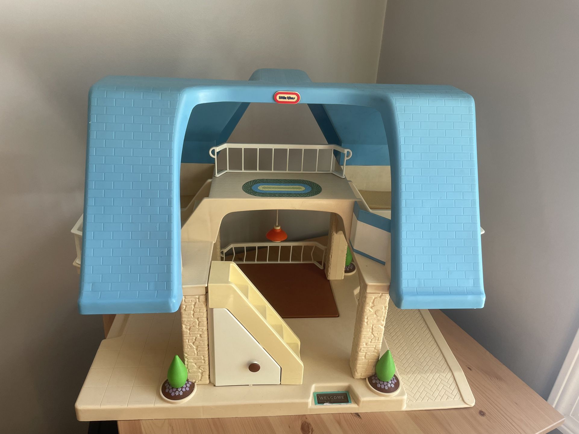 Vintage Little Tikes Large Blue Roof Doll House 90's